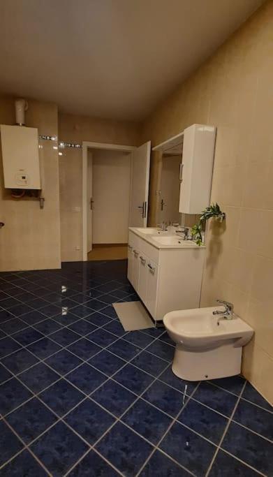 Einzigartiges Apartment Inkl. Gratis Parkplatz Wiedeń Zewnętrze zdjęcie